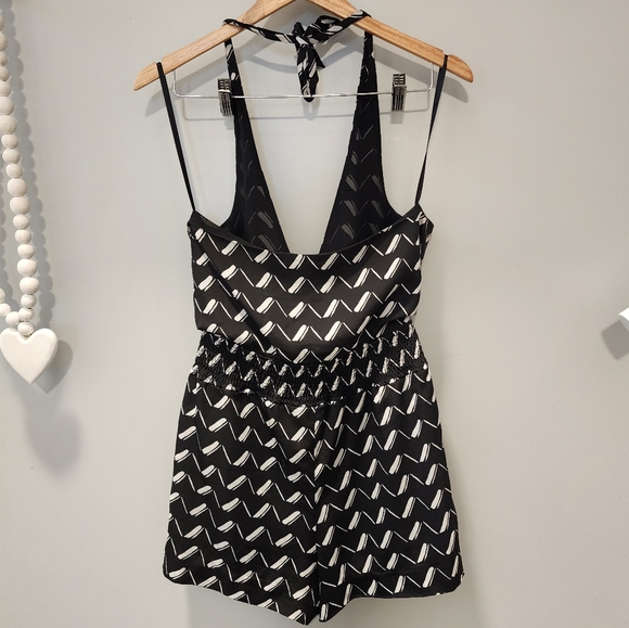 BCBGENERATION Black & White Romper - Picture 5 of 9
